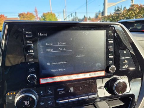 New 2022 Toyota Highlander XLE image 28