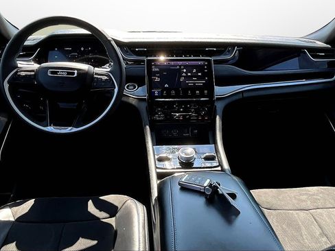 Used 2024 Jeep Grand Cherokee Trailhawk image 14