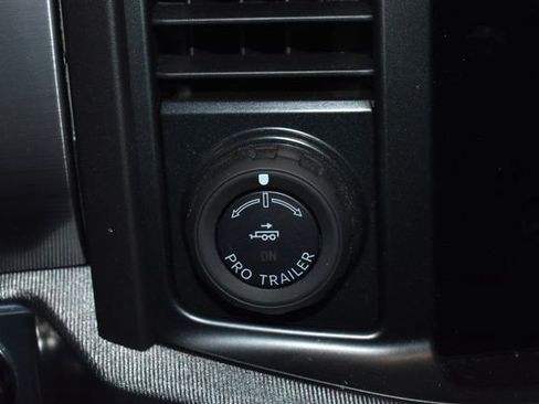 Used 2025 Ford F150 Lariat image 29