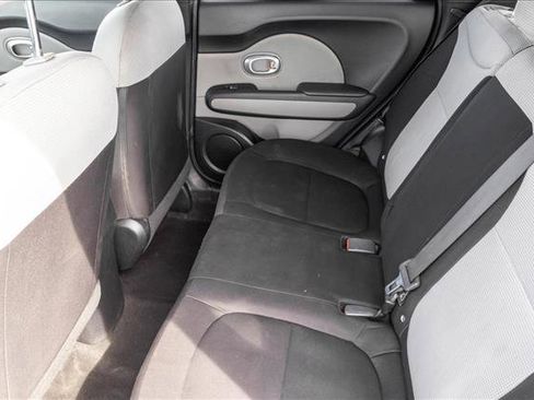 Used 2017 Kia Soul image 23