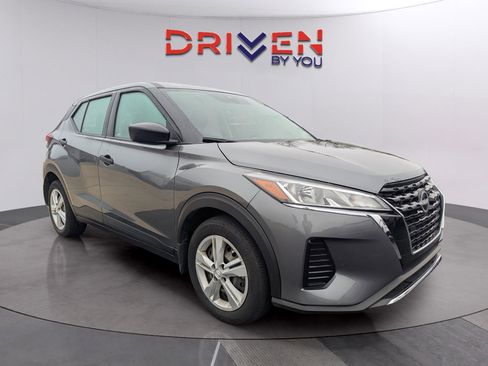 Used 2023 Nissan Kicks S image 7