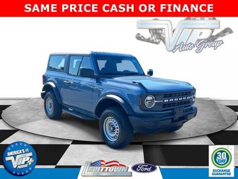 Certified 2025 Ford Bronco 2-Door AWD/4WD image 1