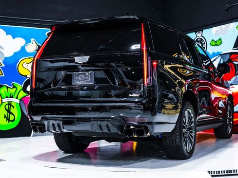 Used 2024 Cadillac Escalade V AWD/4WD image 45