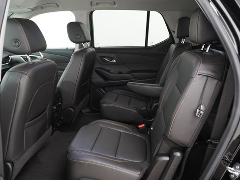 Used 2020 Chevrolet Traverse LT image 17