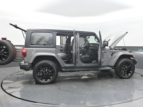Used 2023 Jeep Wrangler Unlimited Sahara AWD/4WD image 46