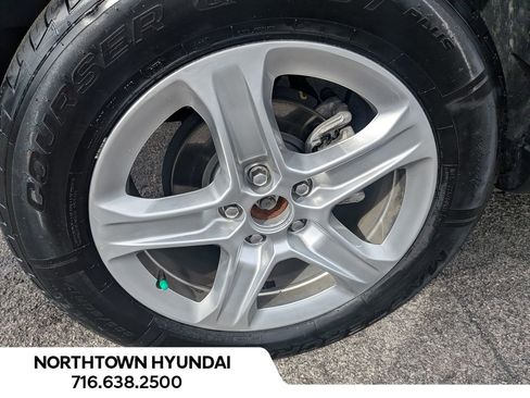 Used 2024 Jeep Compass Latitude image 42