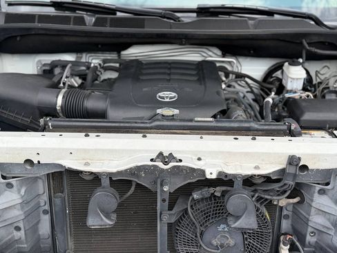 Used 2015 Toyota Sequoia Platinum AWD/4WD image 4