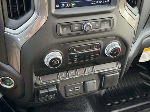 Used 2025 GMC Sierra 2500 Pro image 11