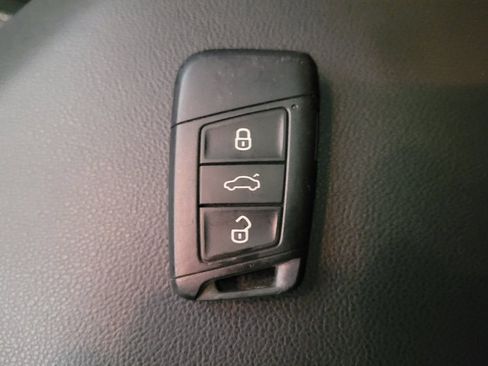 Used 2022 Volkswagen Jetta SE FWD image 31