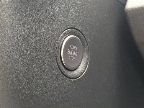 Certified 2023 Volkswagen ID.4 Pro image 30