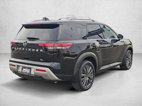 Used 2024 Nissan Pathfinder SL w/ SL Premium Package FWD image 6
