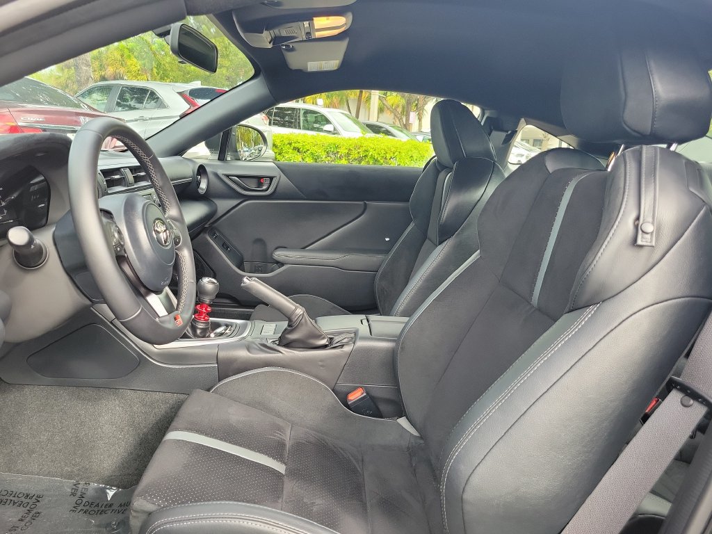 Used 2023 Toyota GR86 Premium w/ ALL Weather Mat Package (TMS) RWD image 13