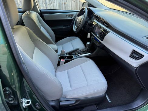 Used 2016 Toyota Corolla LE FWD image 13