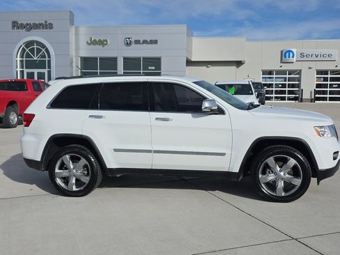 Used 2013 Jeep Grand Cherokee Limited w/ Luxury Group II image 4