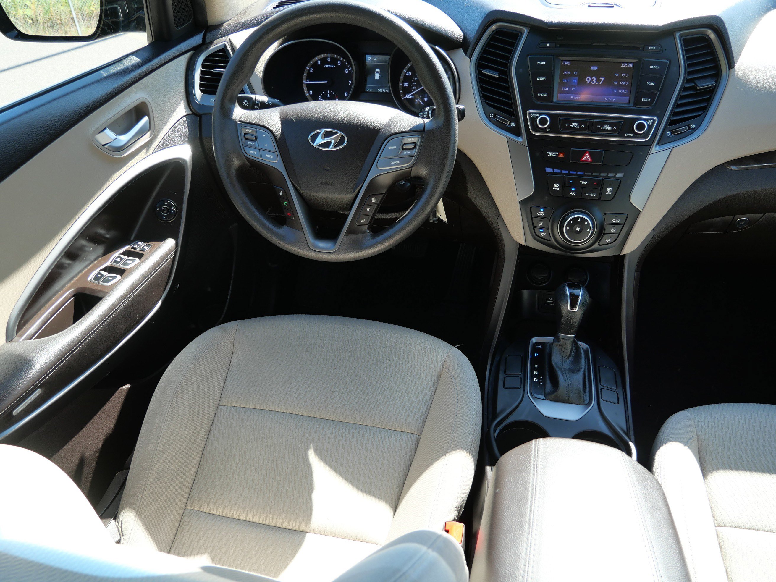 Used 2017 Hyundai Santa Fe Sport w/ Cargo Package AWD/4WD image 9
