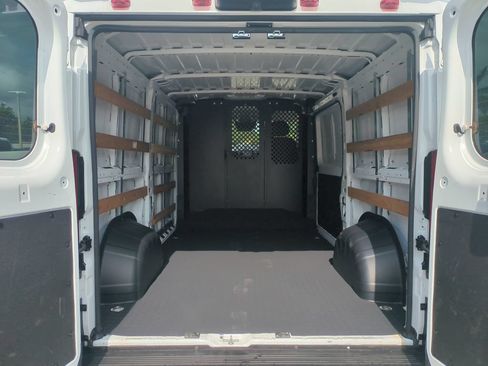Used 2025 RAM ProMaster 2500 w/ U-Haul Equipment Group FWD image 14