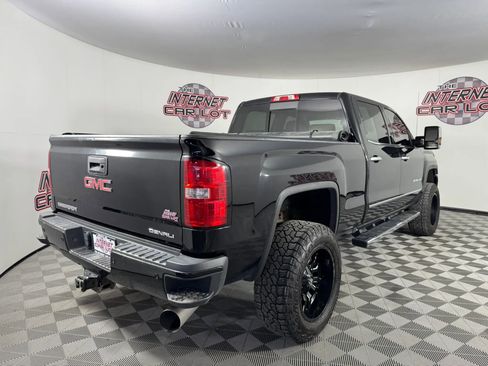Used 2019 GMC Sierra 2500 Denali w/ Duramax Plus Package AWD/4WD image 7