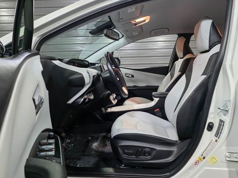 Used 2018 Toyota Prius Prime Advanced image 13