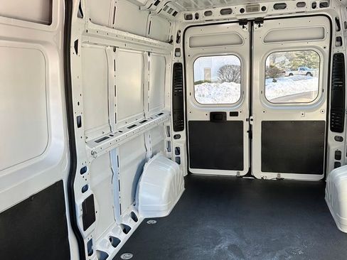 Used 2023 RAM ProMaster 2500 image 18