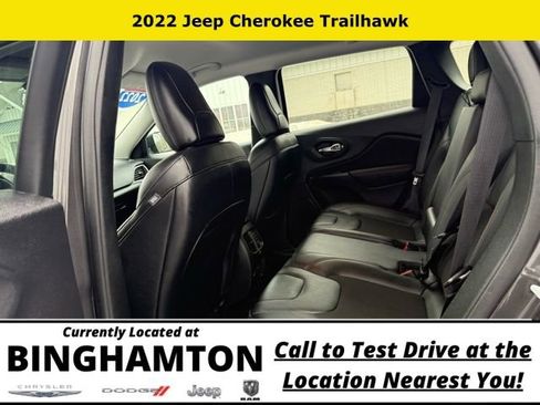 Used 2022 Jeep Cherokee Trailhawk AWD/4WD image 15