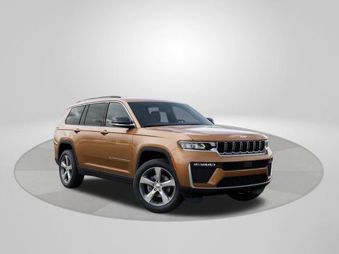 New 2026 Jeep Grand Cherokee L Limited RWD image 5