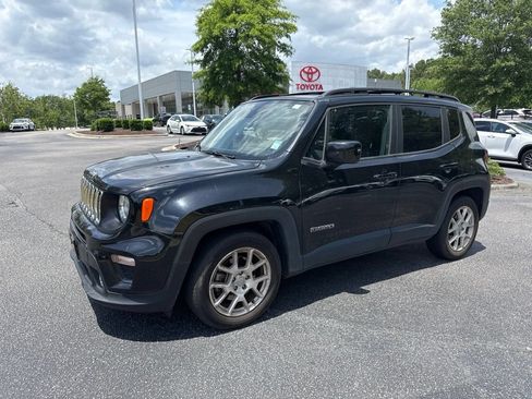 Used 2020 Jeep Renegade Latitude w/ Popular Equipment Group FWD image 1