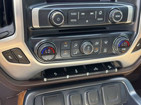 Used 2018 GMC Sierra 1500 SLT w/ SLT Premium Package AWD/4WD image 16