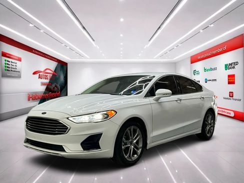Used 2020 Ford Fusion SEL FWD image 4