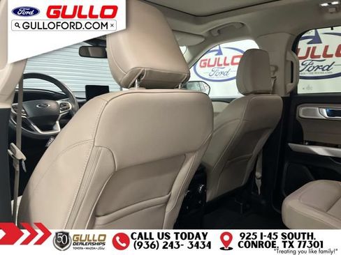 Used 2023 Ford Explorer Limited w/ Limited Technology Package RWD image 16