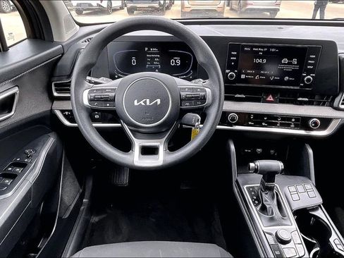 Used 2023 Kia Sportage LX AWD/4WD image 5