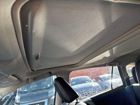 Used 2014 Toyota RAV4 Limited image 27