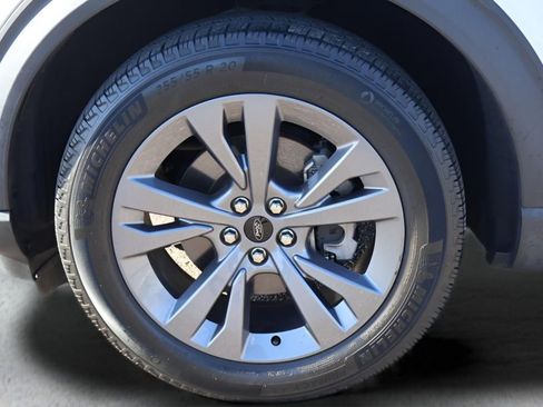 Used 2022 Ford Explorer XLT w/ Equipment Group 202A image 26