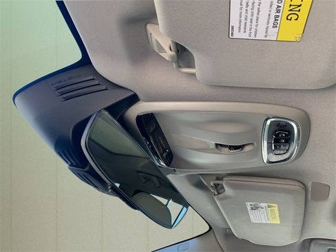 Used 2018 Volvo XC90 T6 Momentum w/ Convenience Package image 36