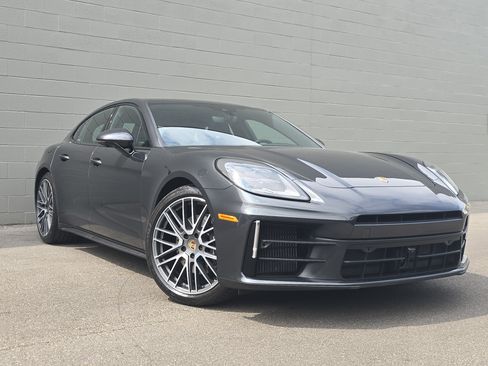 Certified 2025 Porsche Panamera 4 AWD/4WD image 13