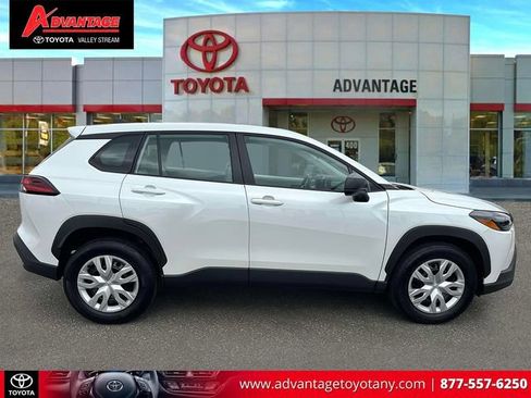 Certified 2026 Toyota Corolla Cross L FWD image 5