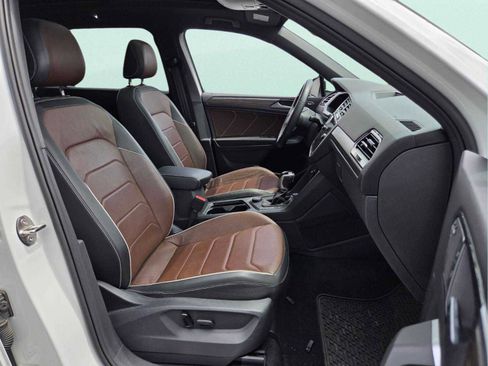 Used 2024 Volkswagen Tiguan SEL R-Line image 18