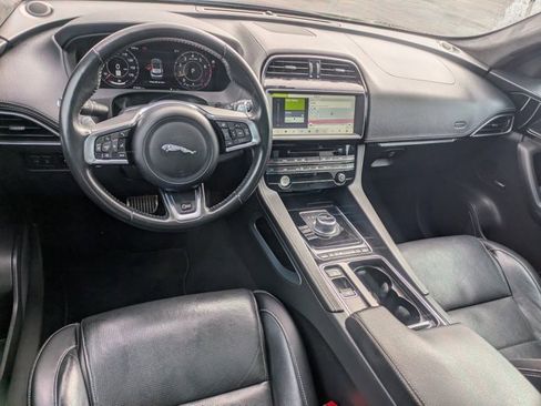 Used 2020 Jaguar F-PACE S image 17