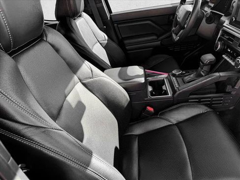 Used 2024 Toyota Tacoma SR5 AWD/4WD image 17