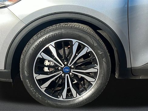 Used 2022 Ford Escape SE w/ SE Sport Appearance Package image 5