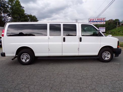 Used 2017 Chevrolet Express 3500 LS RWD image 11