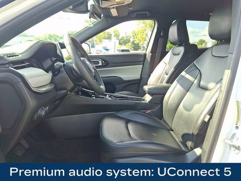 Used 2025 Jeep Compass Limited AWD/4WD image 2