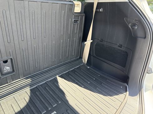 Used 2023 Toyota Highlander XLE FWD image 41