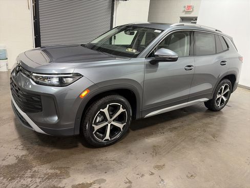 New 2026 Volkswagen Tiguan SE image 6