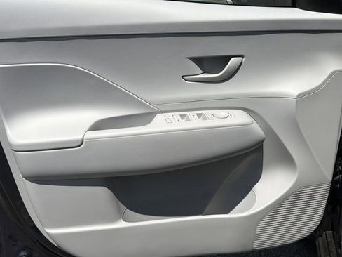 New 2026 Hyundai Kona SE FWD image 11