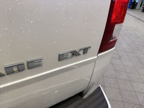 Used 2002 Cadillac Escalade EXT image 10