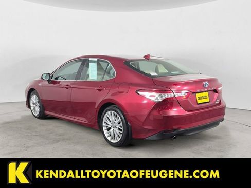 Used 2020 Toyota Camry XLE w/ Driver Assist Package image 3