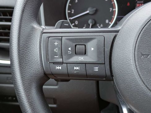 Used 2024 Nissan Rogue S FWD image 23