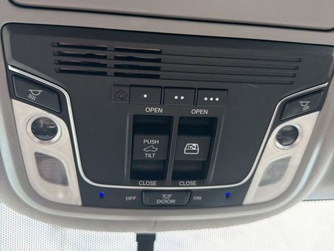 Used 2019 Honda Ridgeline RTL image 18