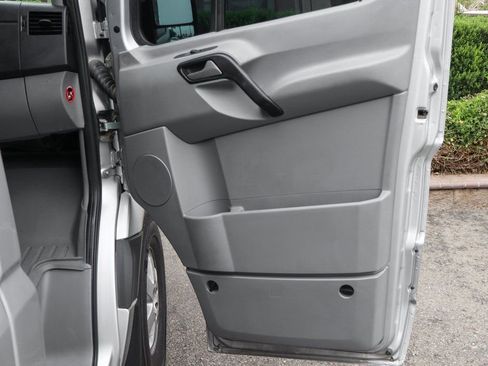 Used 2016 Mercedes-Benz Sprinter 2500 image 37