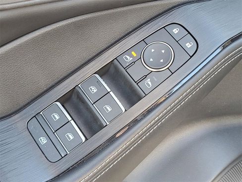 Certified 2025 Nissan Rogue SL image 15